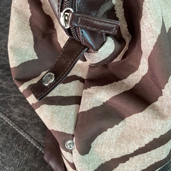 Brown Zebra Tote 🦓 - Picture 4 of 12